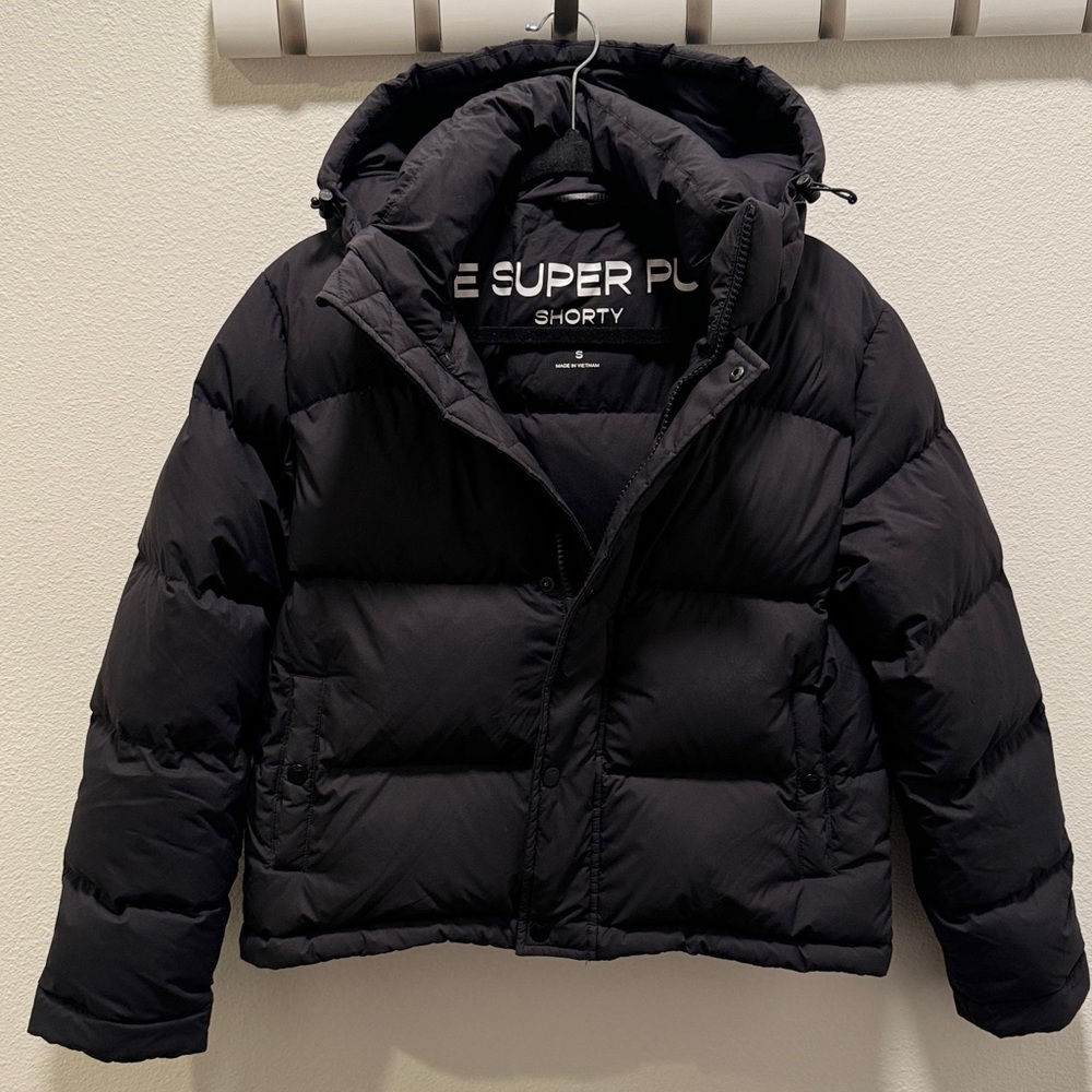 Aritzia Super Puff cropped Jacket Size Small